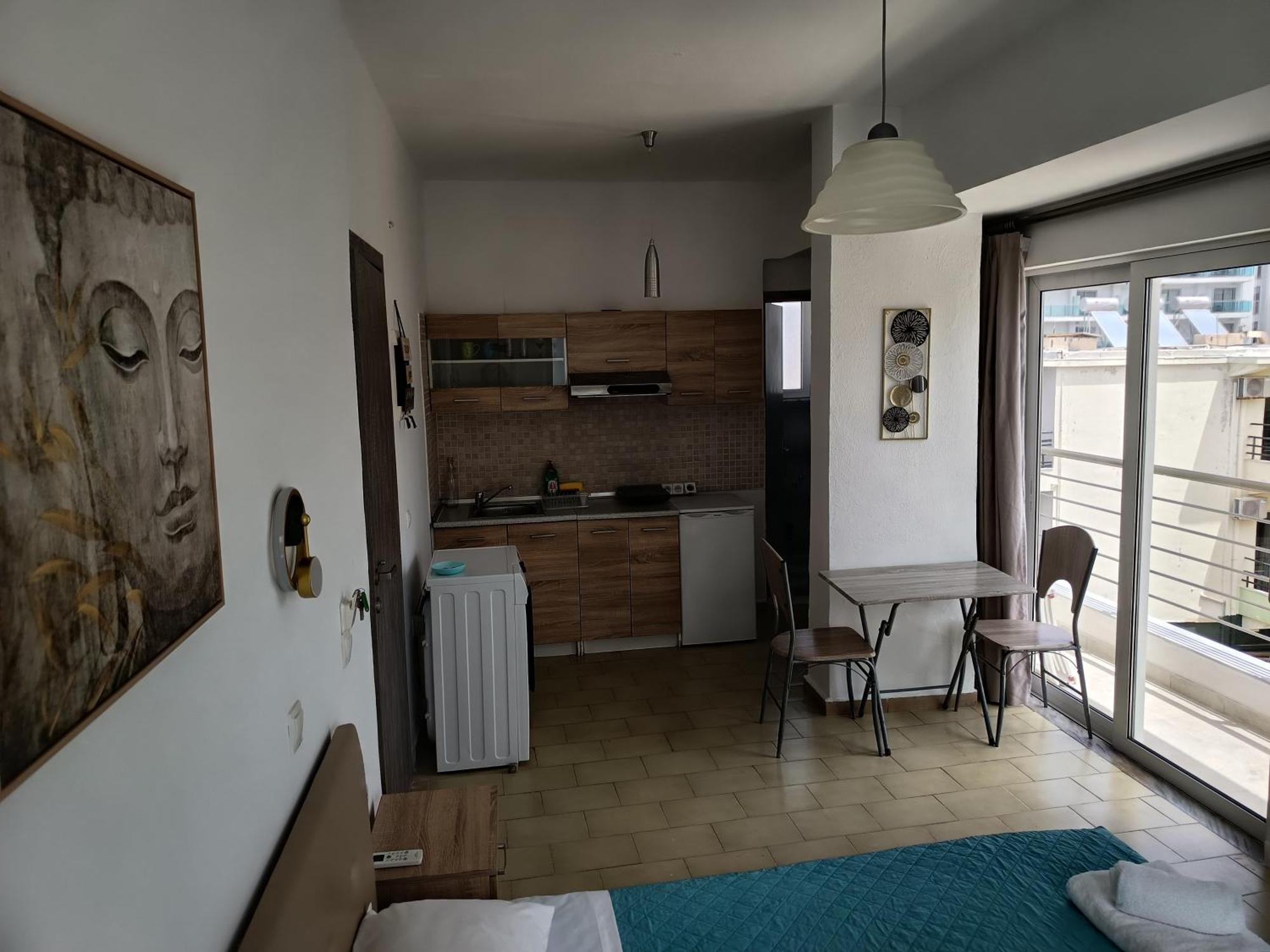Lilian'S Seaview-Party Street-Youth Studios Rhodes City Rum bild